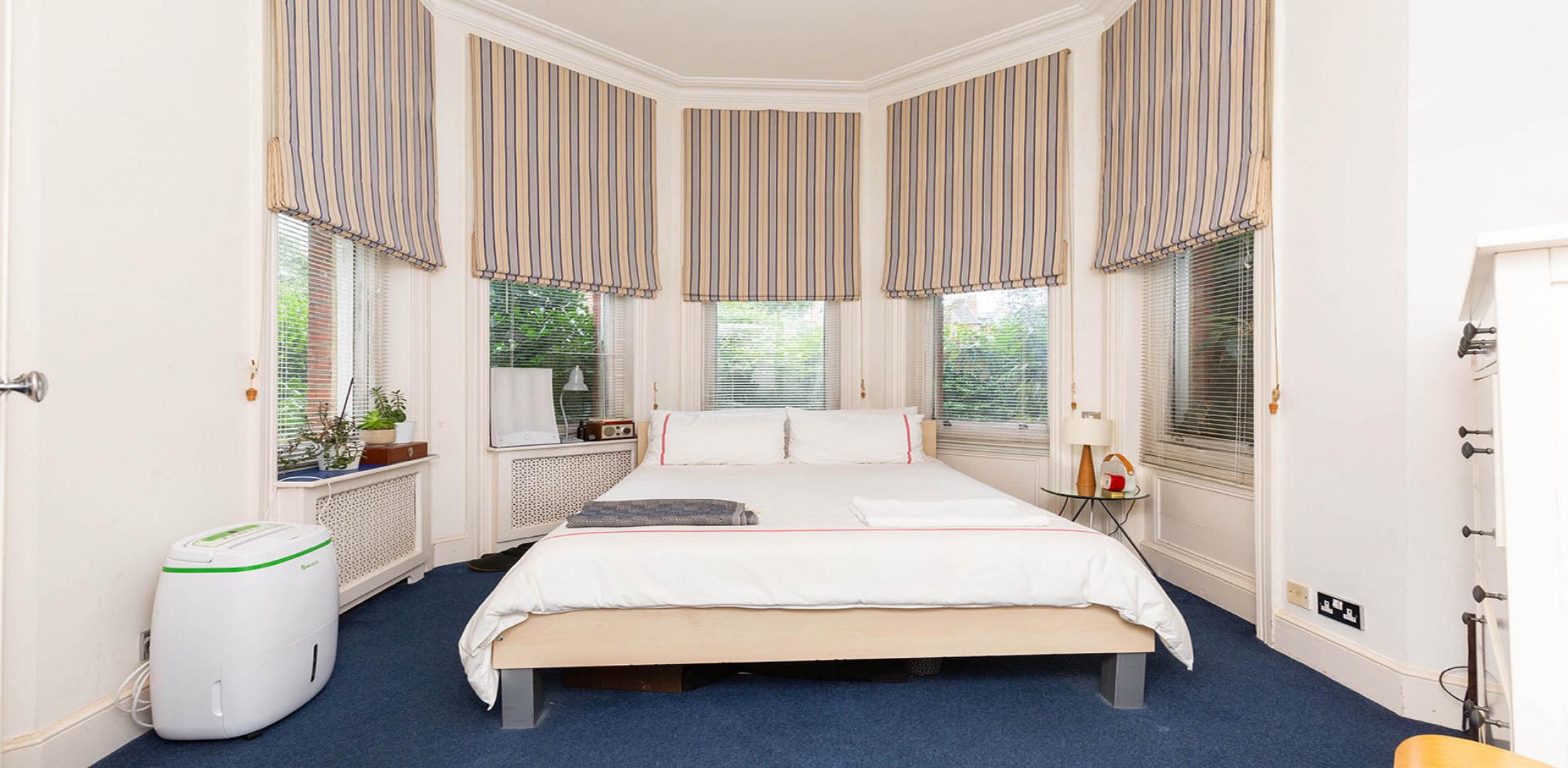 Modern Garden Apartment with Private Study Canfield Gardens, South Hampstead